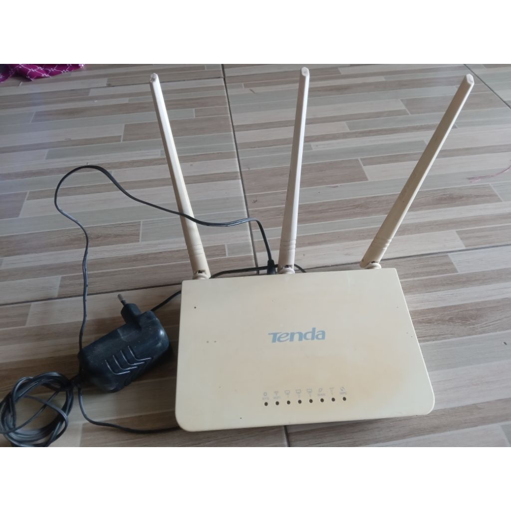 Tenda N-300 second normal