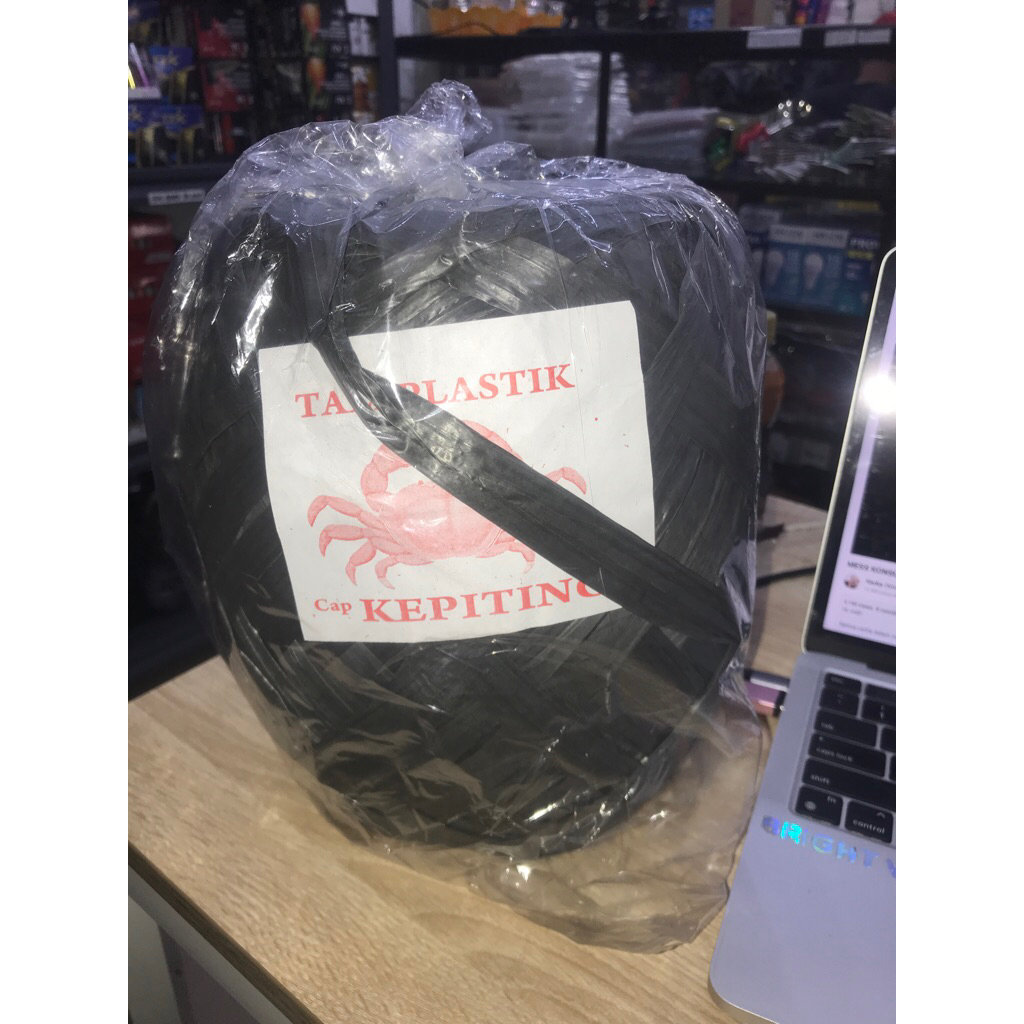 

[GRJ] - tali rafia HITAM / tali rapiah untuk packing / alat packing CAP KEPITING