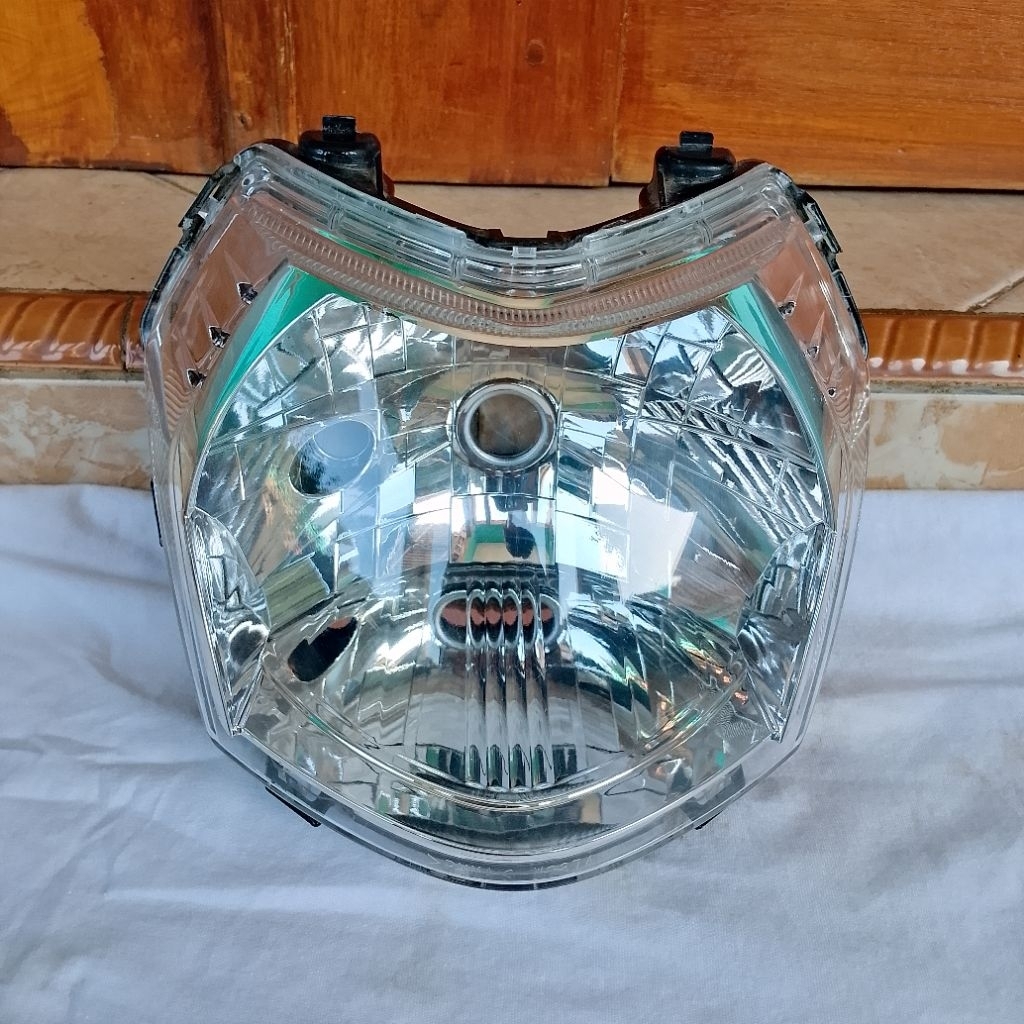 REFLEKTOR LAMPU DEPAN VEGA FORCE FI INJEKSI ORIGINAL STANLEY