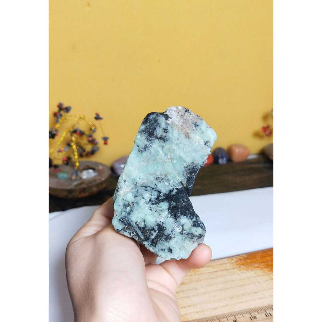 Batu  Natural Emerald Rough (1)