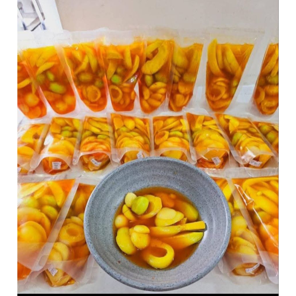 

asinan buah ( kedondong, mangga,salak )