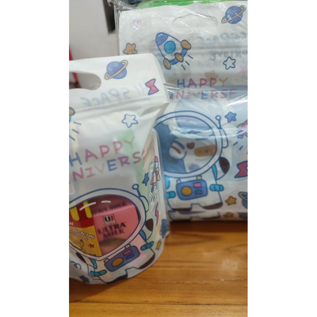 

Bingkisan Ulang Tahun Kemasan Premium