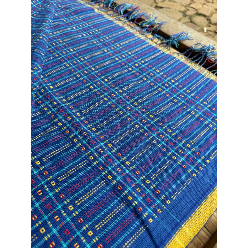 Kain tenun tradisional suku baduy