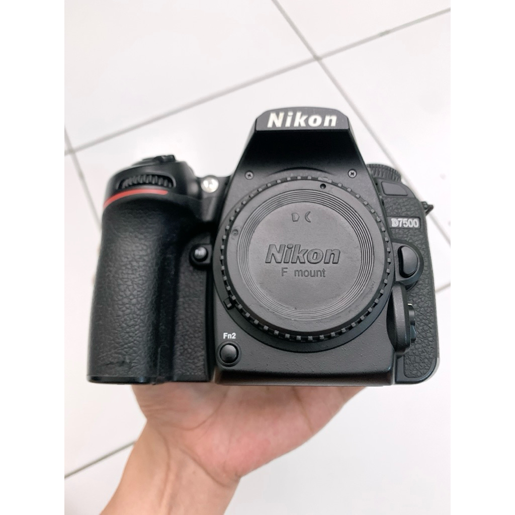 Nikon D7500