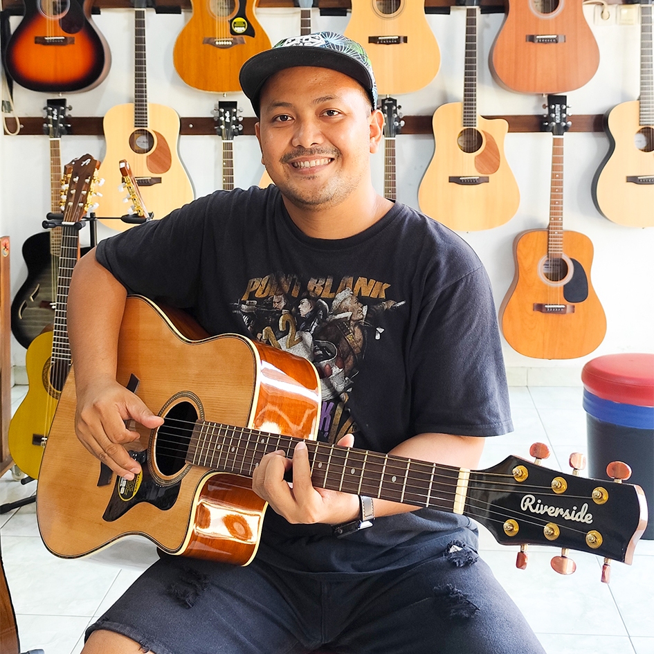 Gitar Top Solid Spruce Original Gitar Lokal Riverside Gitar Lokal Berkualitas Tinggi