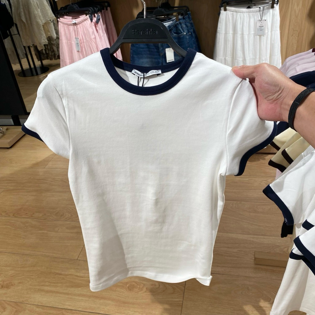 Jastip. Tshirt Crop Bershka (Woman)