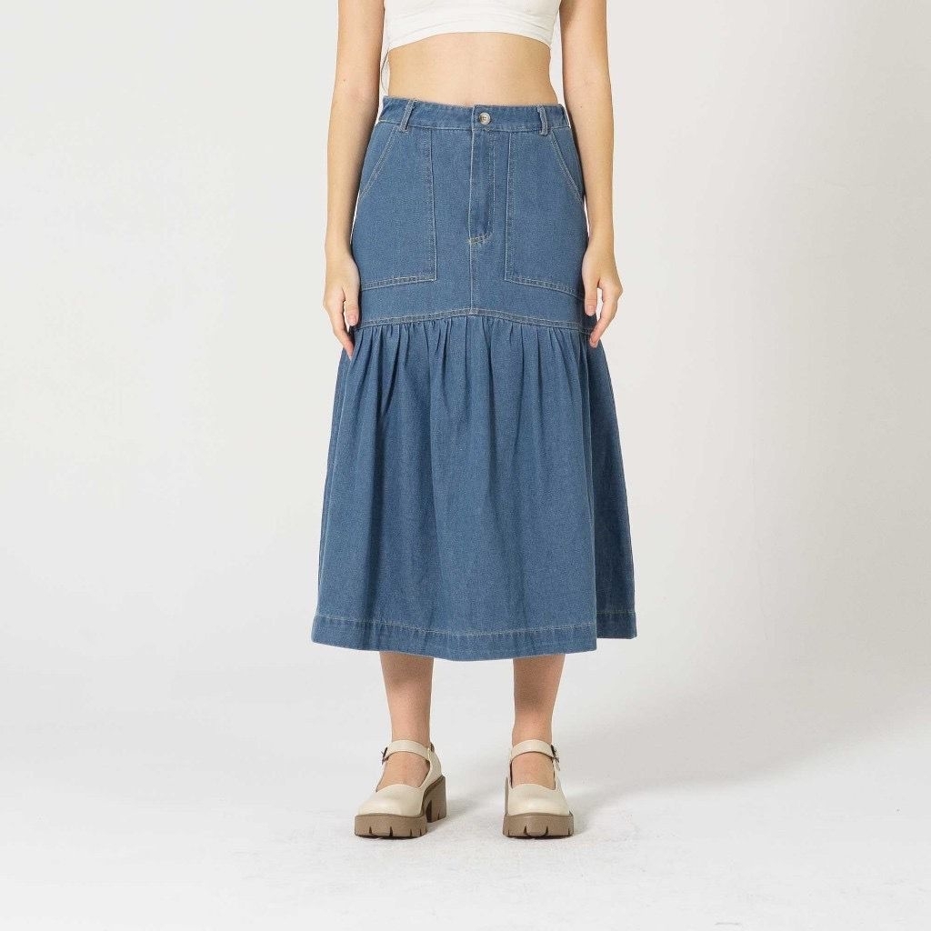 this is april x syifa hadju rok denim 200k