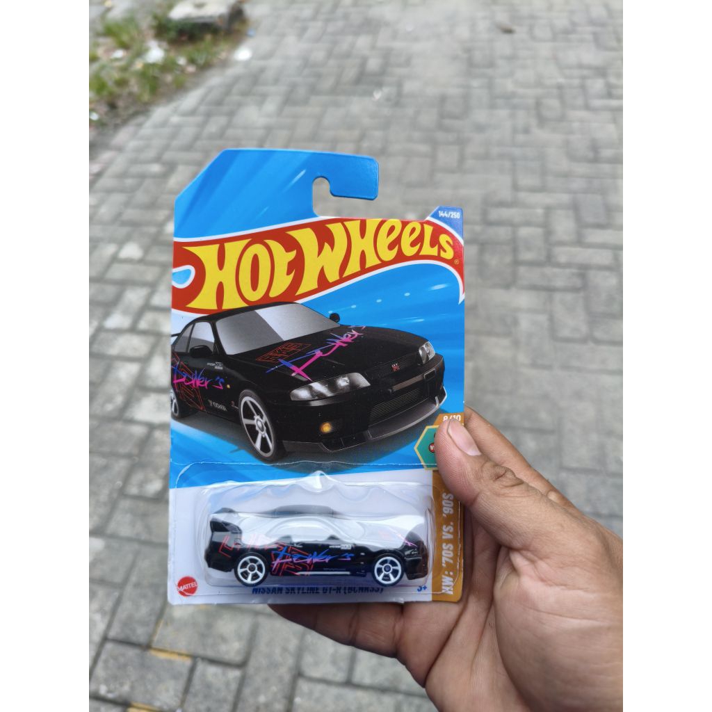 hotwheels nissan skyline r33