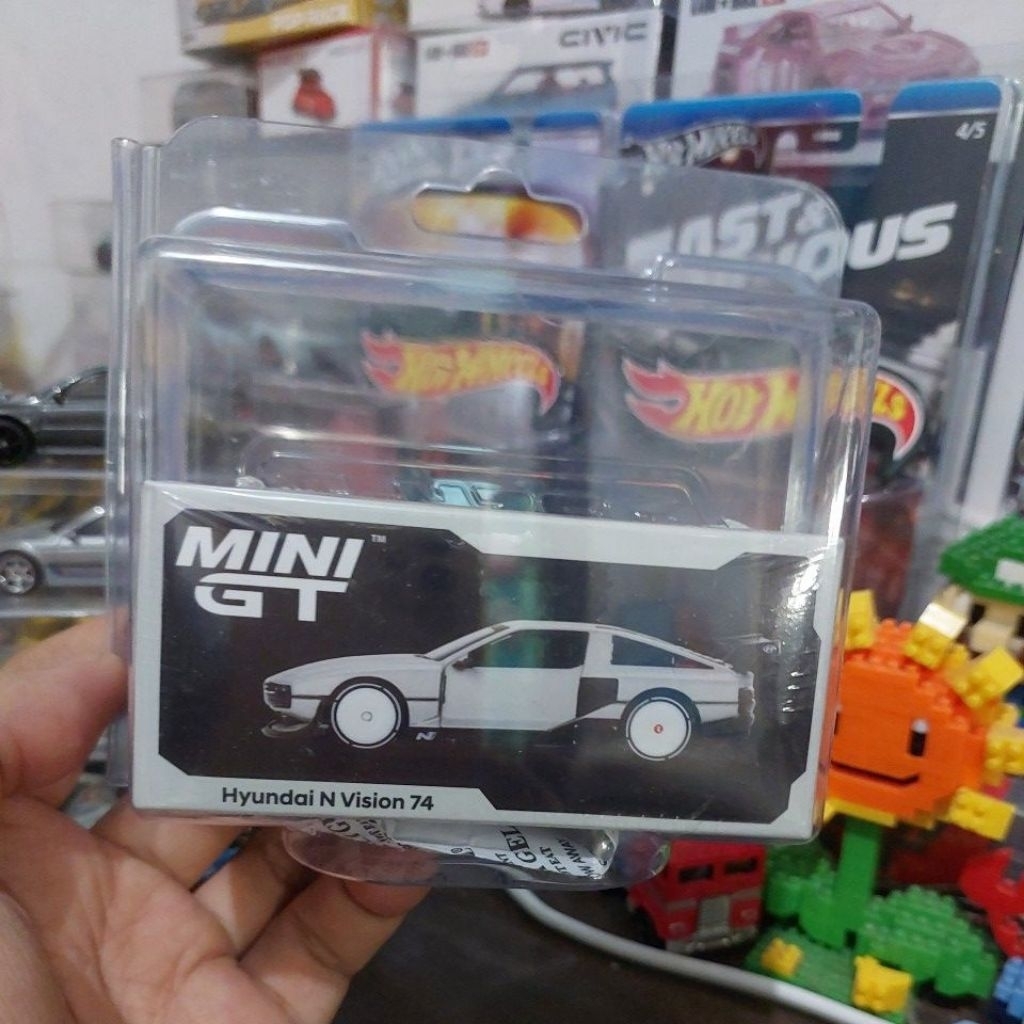 Mini GT Hyundai N Vision 74 +protector. Limited item from Korea