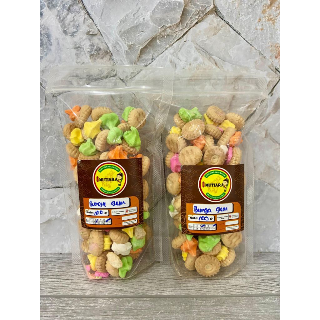 

Biskuit Bunga Gem