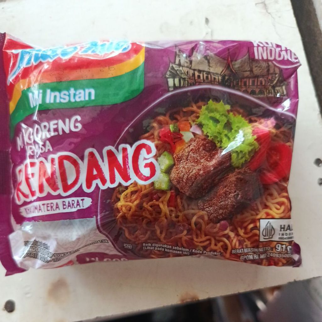 

indomie goreng rendang