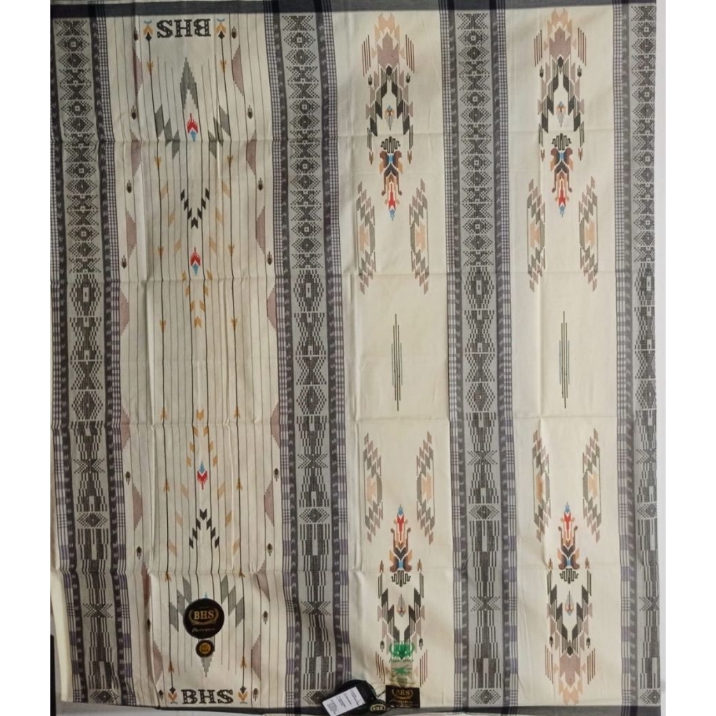 sarung bhs masterpiece gold motif m81 sge putih tulang 04