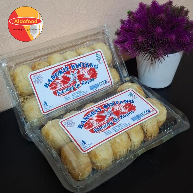 

Bakpia Isi Kacang Hijau Kupas / Bangkit Bintang / Sopia Bangkit Kacang Hijau / Pia Kering / Kue Pia Lezat / Cemilan Enak Isi 12 Pcs