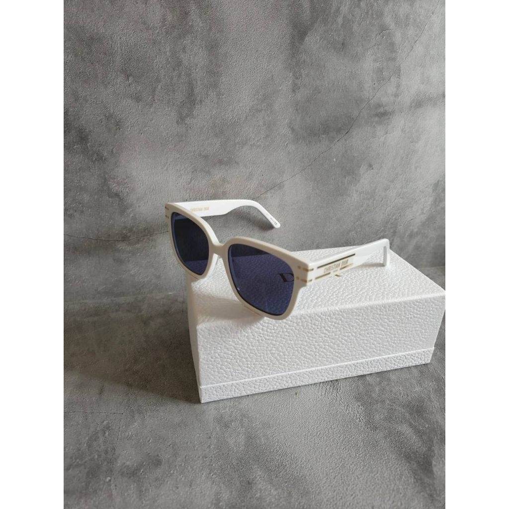 DIOR Signature S7F Sunglasses White