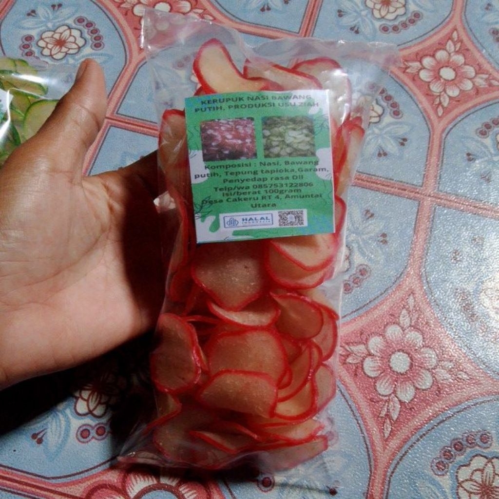 

kerupuk nasi bawang putih (kerupuk mentah) olahan USU ziah berat 100gram