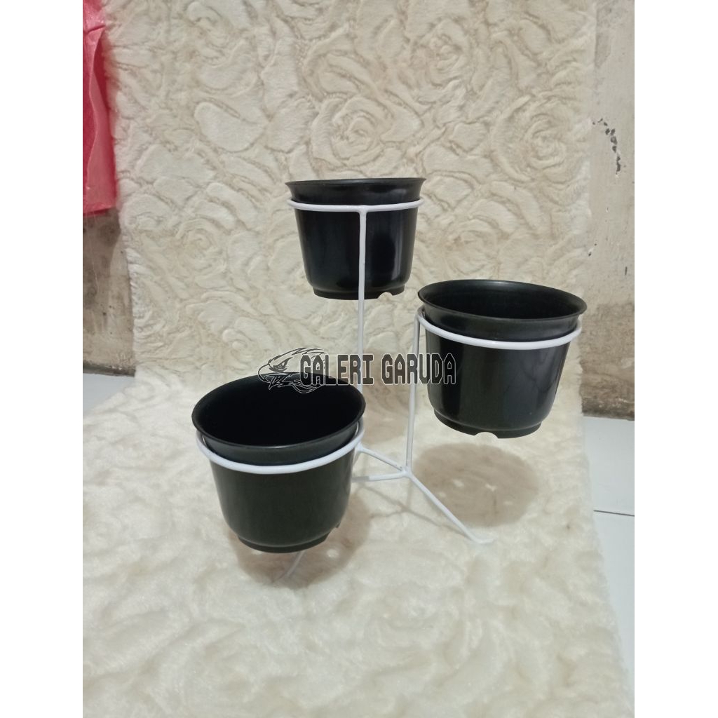 Rak Bunga Segitiga Susun 3 untuk Pot Diameter 10 cm, Tempat Tanaman Hias Meja Minimalis