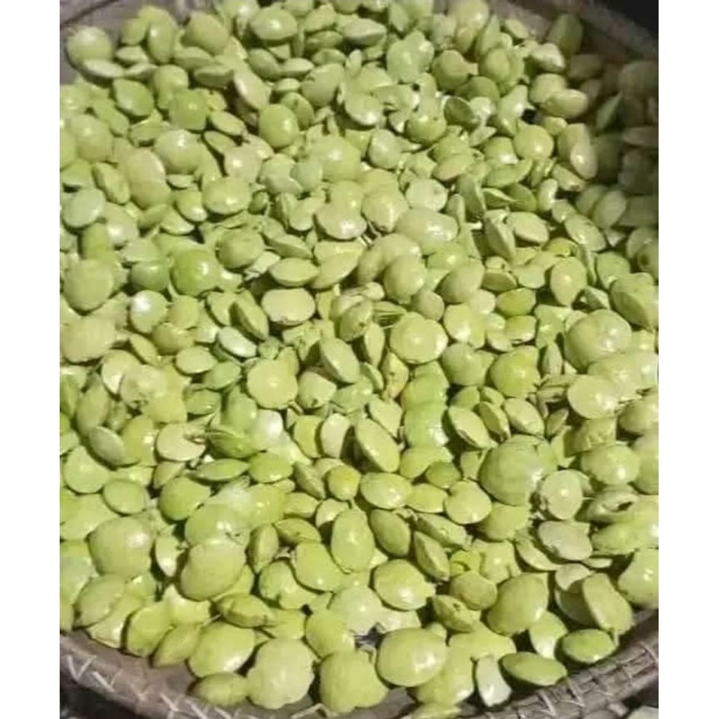 

jengkol muda jengkol lalapan jengkol sudah di kupas.