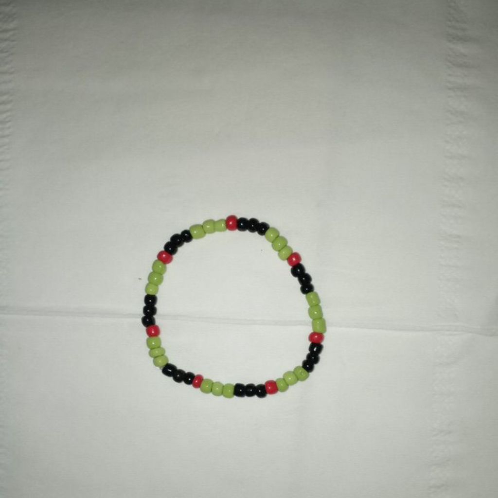 gelang mirip warna semangka