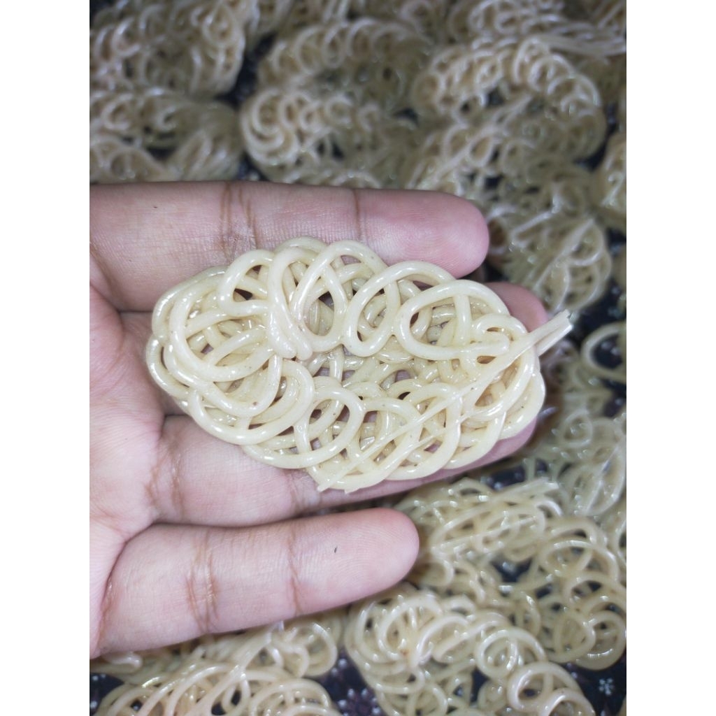 

Kerupuk Mawar Lonjong (1kg)❗Mentah Rasa ikan Gurih/Renyah