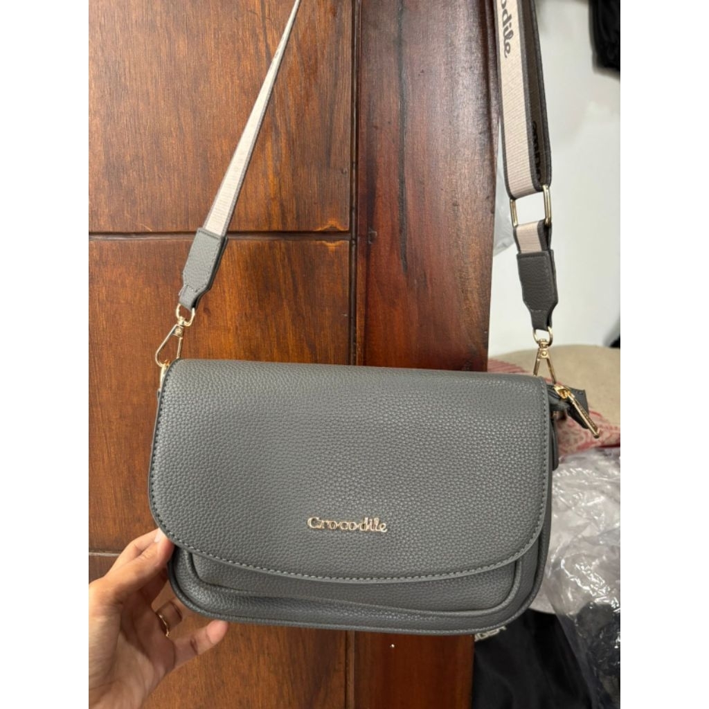 PRELOVED Tas brand crocodile Bahan leather asli