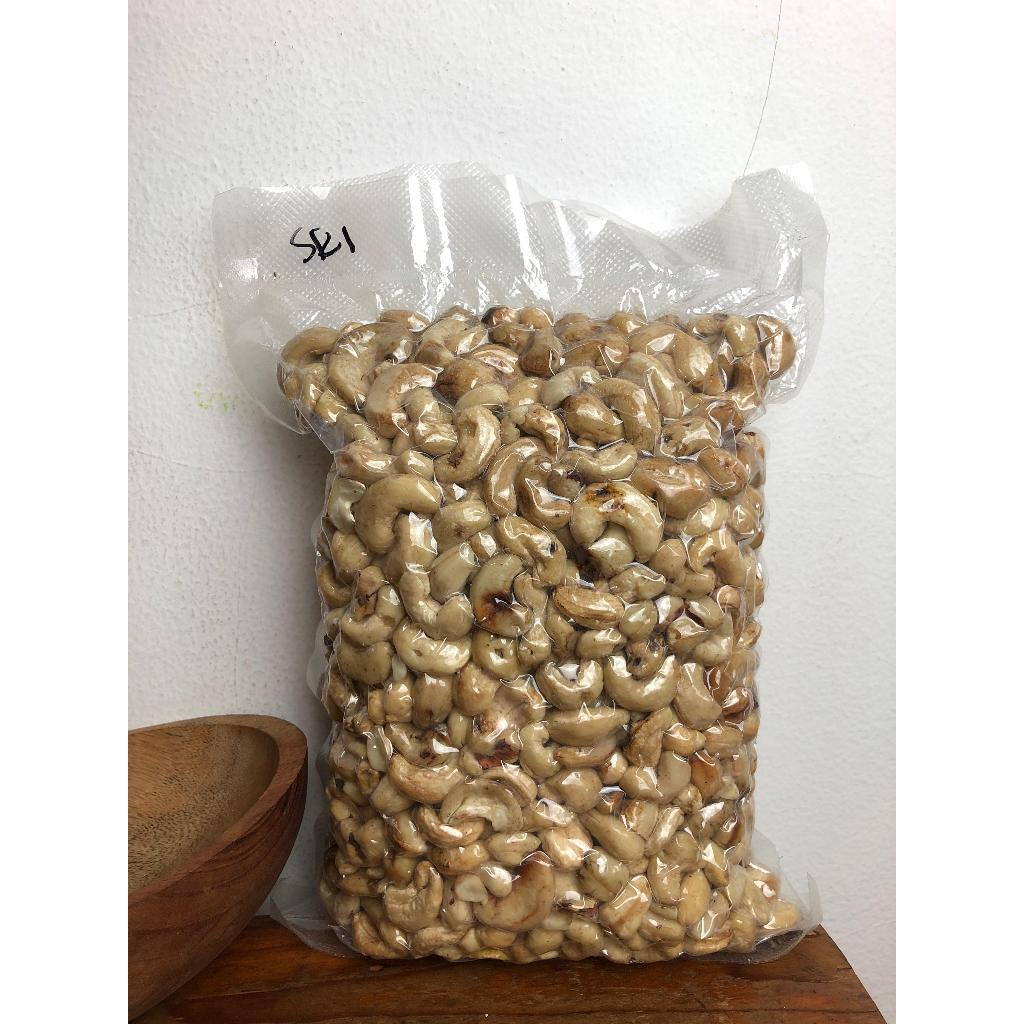 

Kacang Mede Mentah Utuh SK1 - 100kg