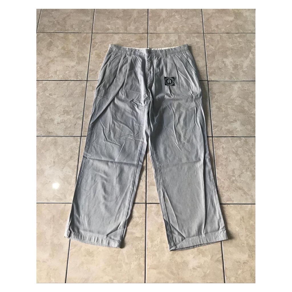 Celana chinos Chasecult