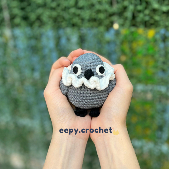 Crochet Sylus Crow Keychain – Handmade Amigurumi Love and Deepspace