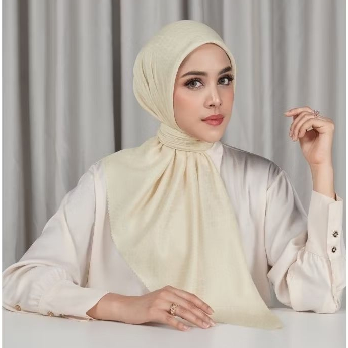 TAPIS EMBOSSED VANILLA BUTTONSCARVES JILBAB PUTIH