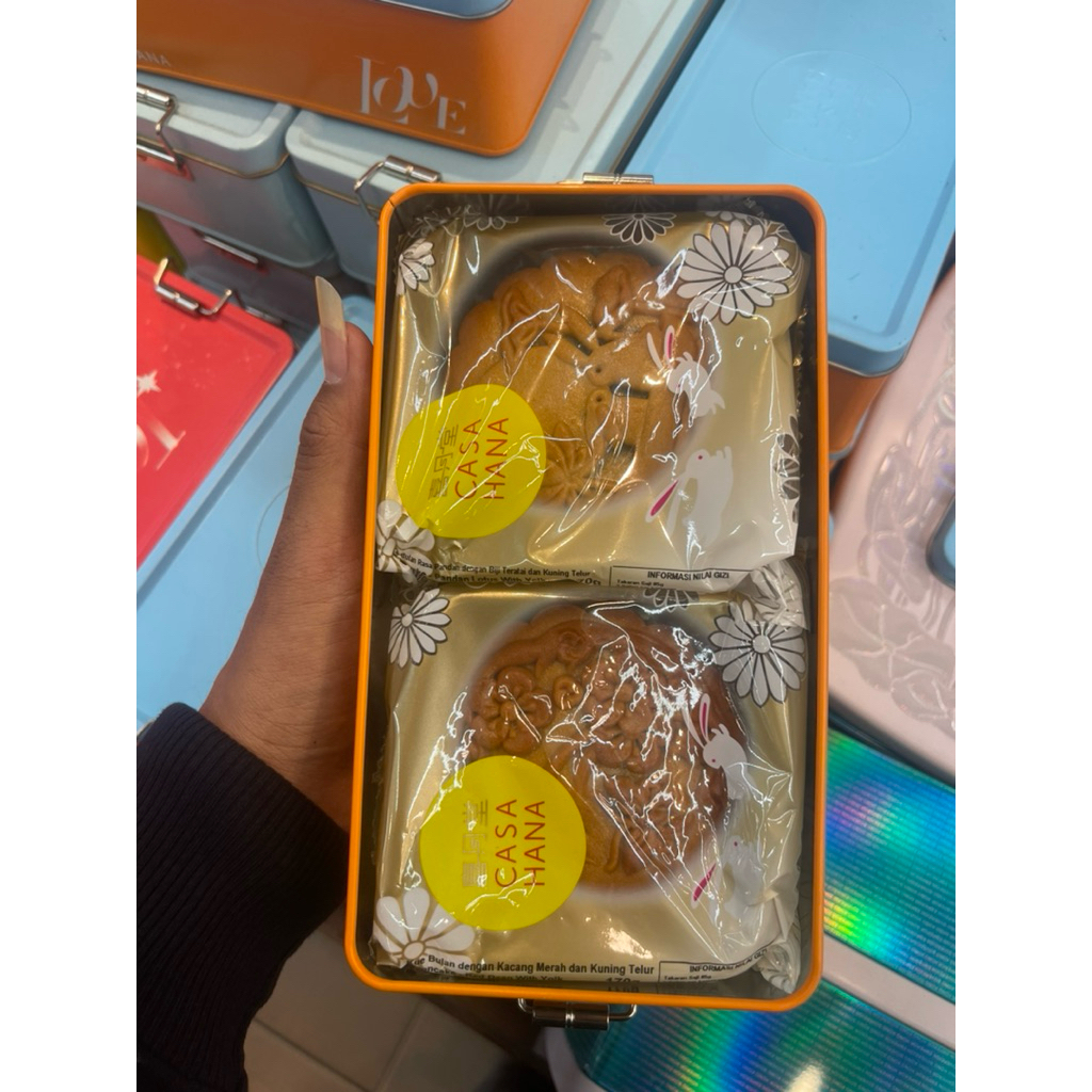 

Kue Bulan Casa Hana Red Bean With Yolk & Panda With Yolk | Moncake Casahana Isi 2 Pcs | Box