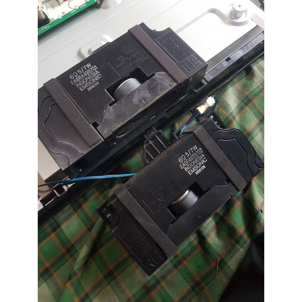 SPEAKER TV LG LED 43LM5500PTA BEKAS NORMAL