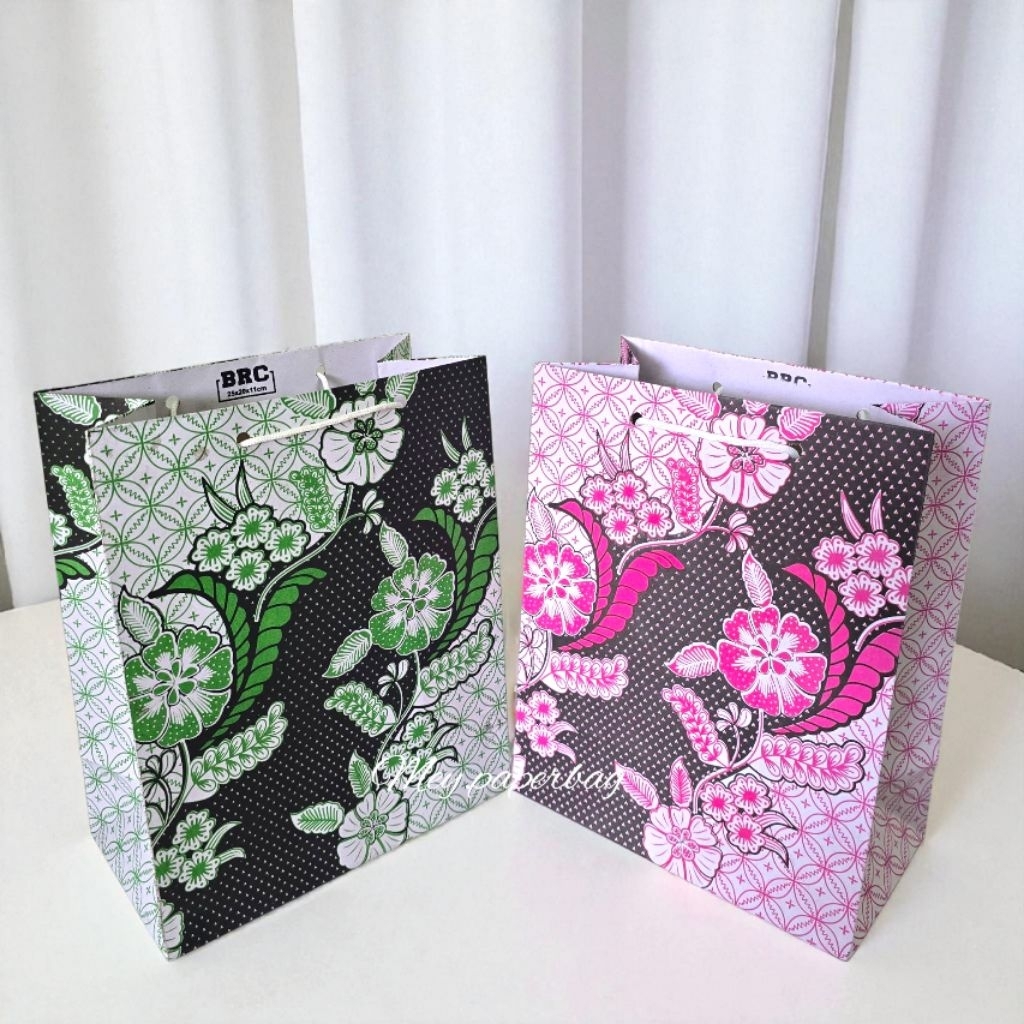 

Isi 12 (1 LUSIN) Paper Bag Uk 20x25 Motif Bunga Miring