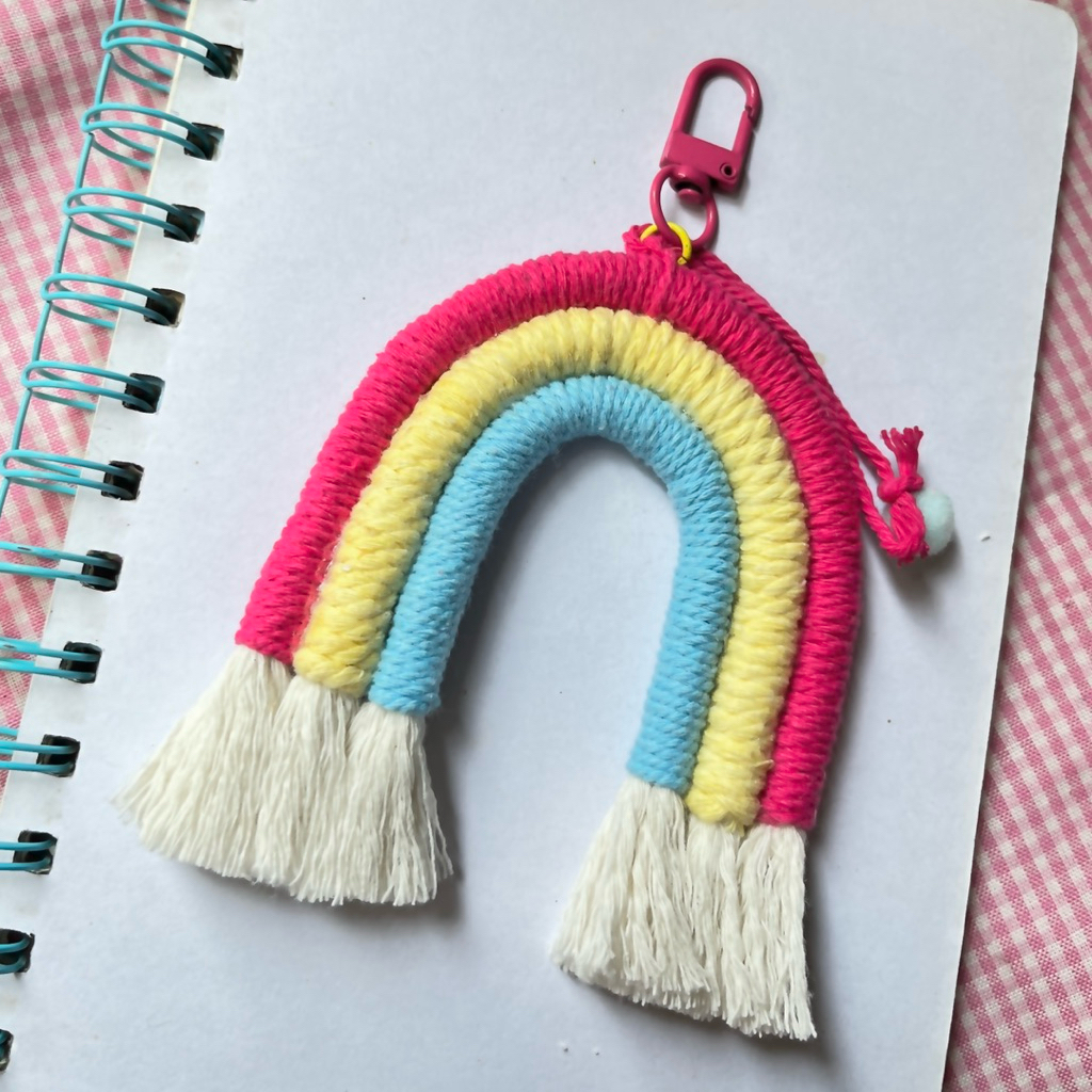 Gantungan tas Rainbow Macrame - bagcharm pelangi - gantungan kunci macrame