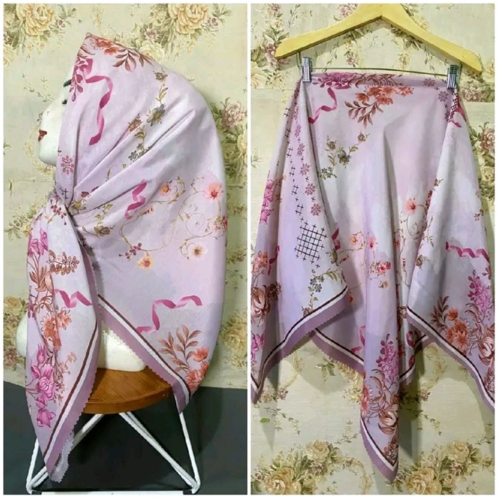 KERUDUNG SEGI EMPAT VOAL MOTIF SUBLIME BUNGA PINK MUDA