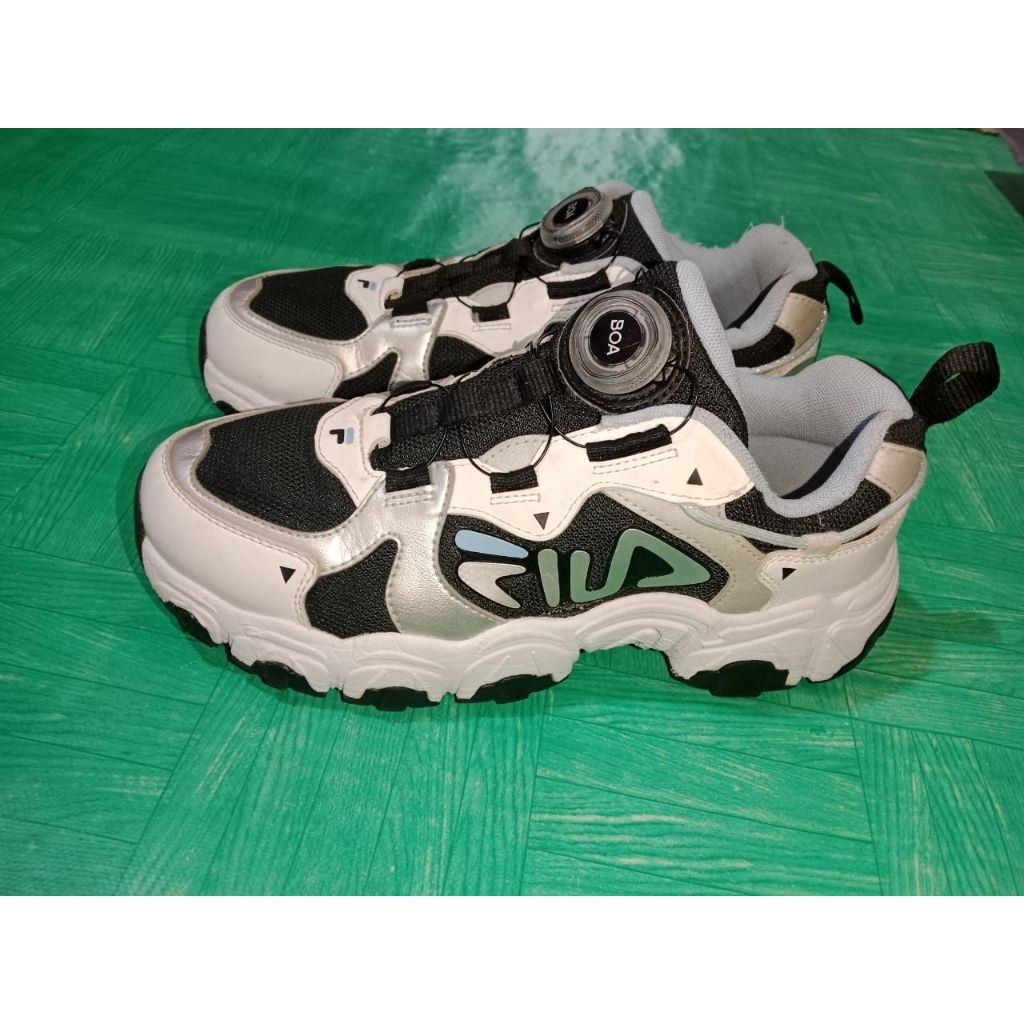sepatu Fila boa