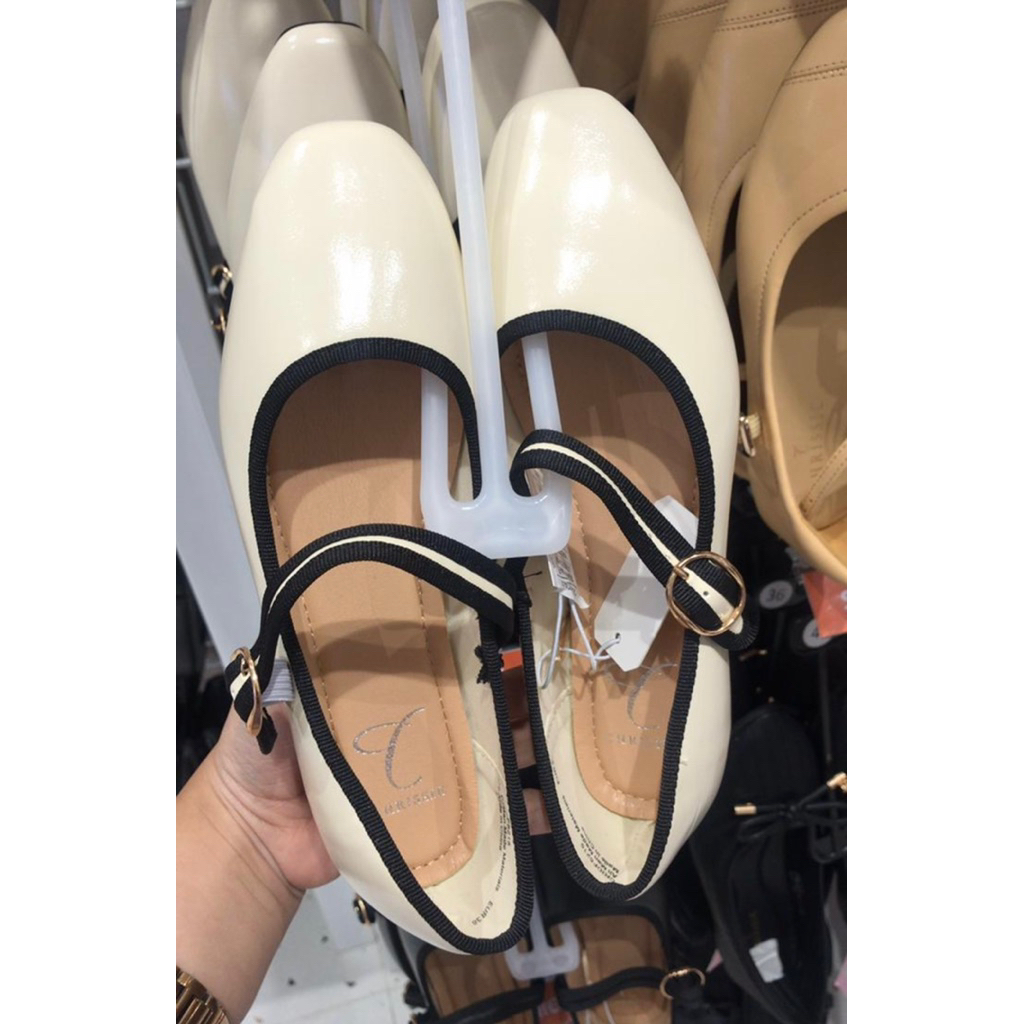 Payless by Chrissie Flat Shoes harga normal 249000