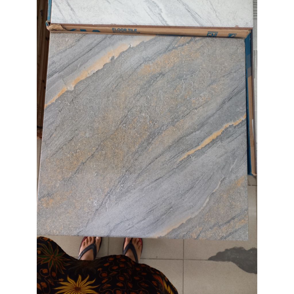 Keramik lantai garasi / teras kasar ukuran 40x40