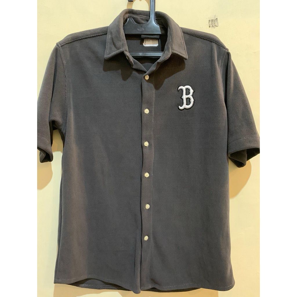 Kemeja kasual bahan corduroy MLB Pria/Wanita – Lengan Pendek, Desain Simple Stylish