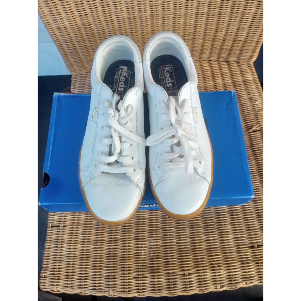 sepatu keds wanita