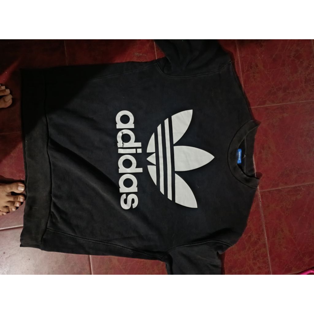 crewneck adidas big logo