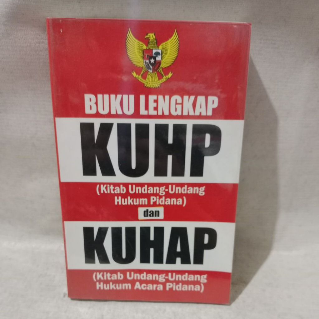 Buku Lengkap KUHP Dan KUHAP