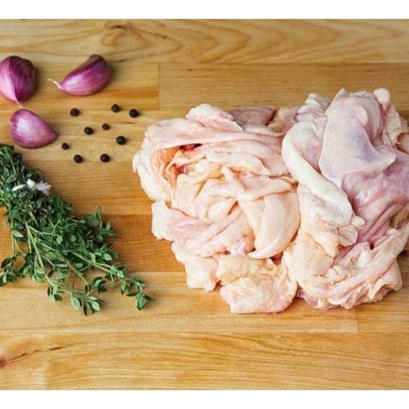 

paket hemat Kulit Ayam 10kg dan Boneles Paha 10kg siap masak praktis