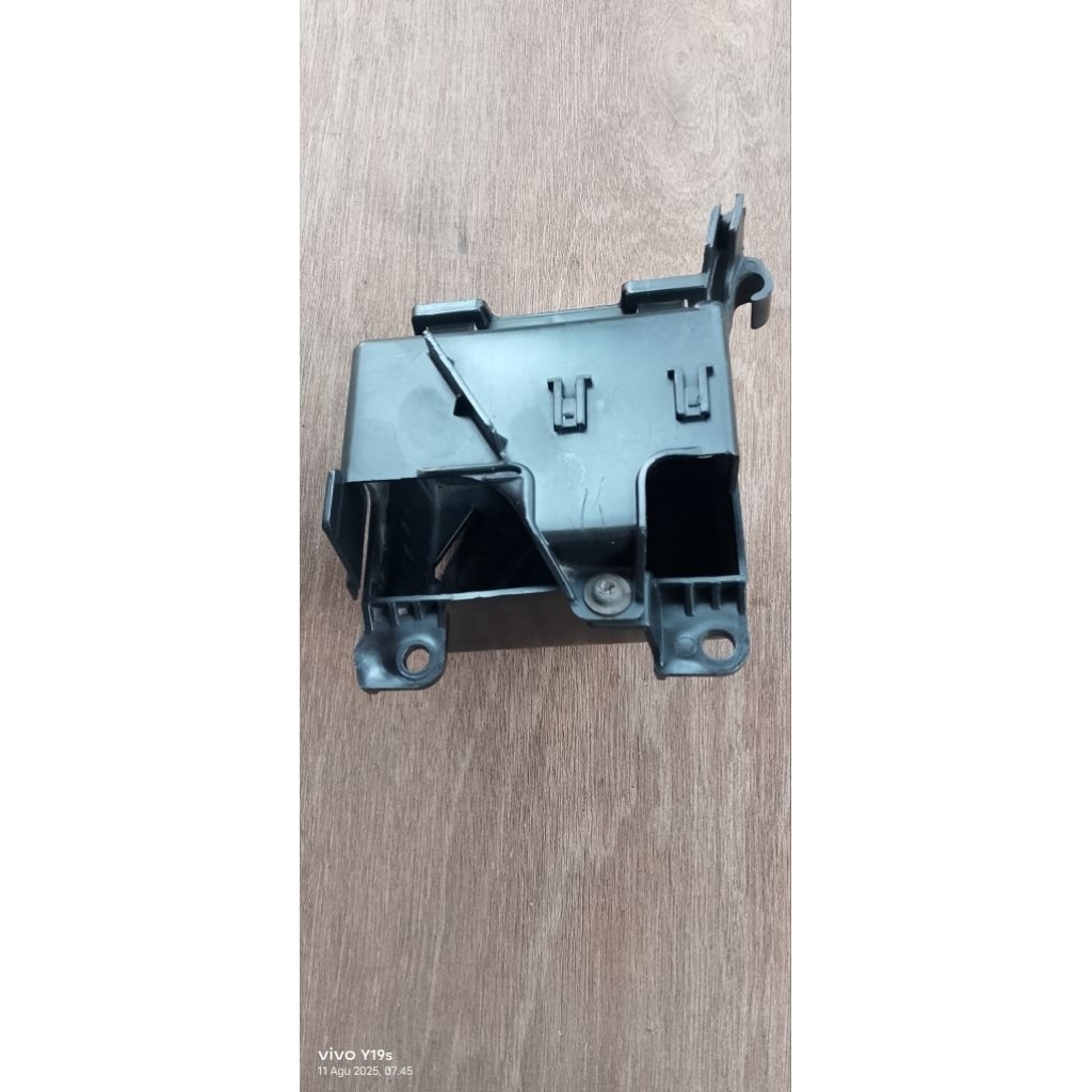 BOX AKI ACCU TEMPAT AKI ACCU SUPRA X 125 HELM IN ORIGINAL SECON BEKAS