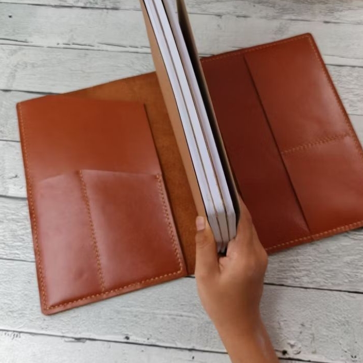 

Custom Produk BULLET JOURNAL - AGENDA - COVER KULIT ASLI - Alkitab Al-Qur'an - Notebook Diary HANDMADE