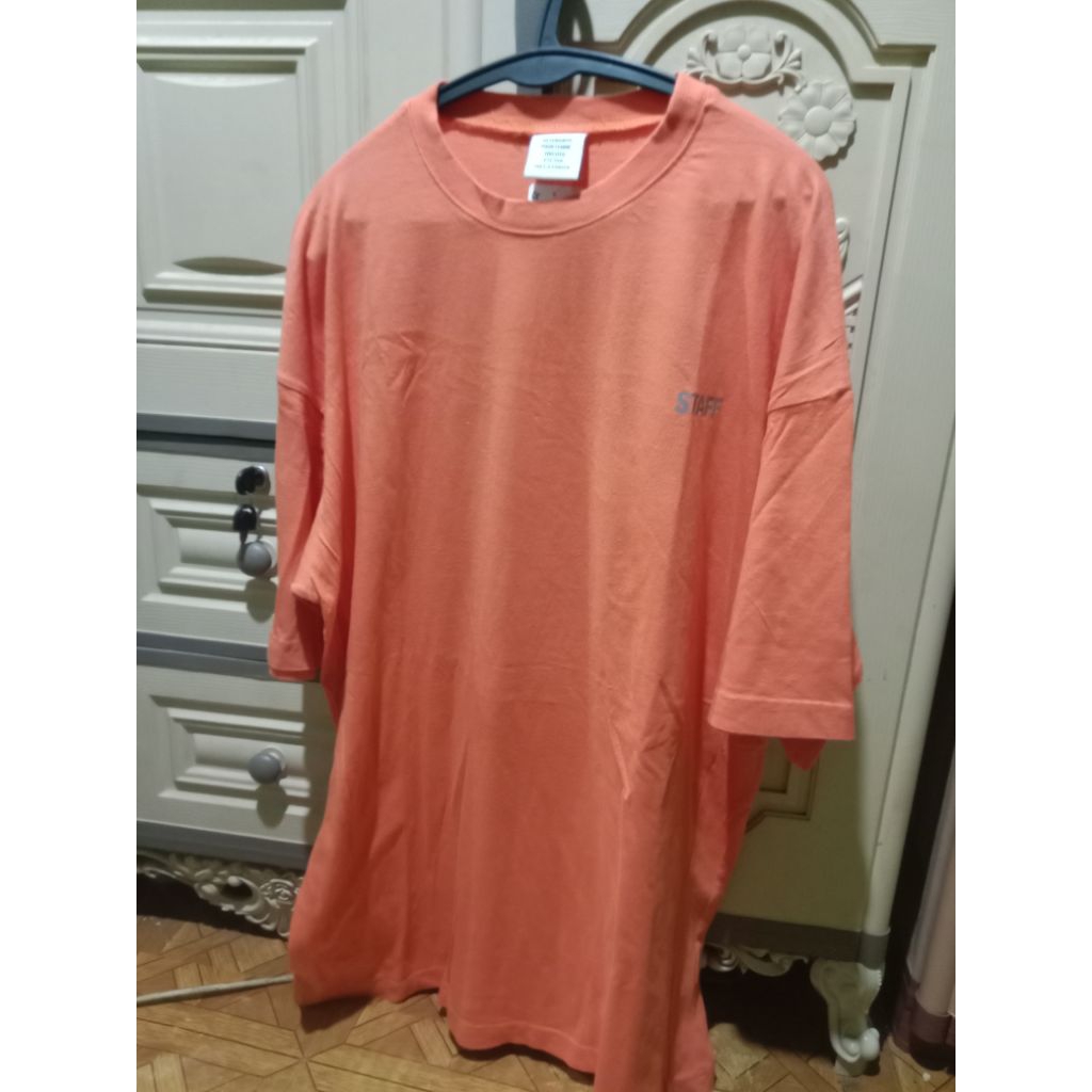 vetements staff tshrit