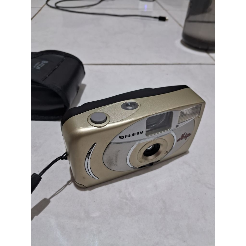 Kamera Analog | Fujifilm Hip (Nyala)