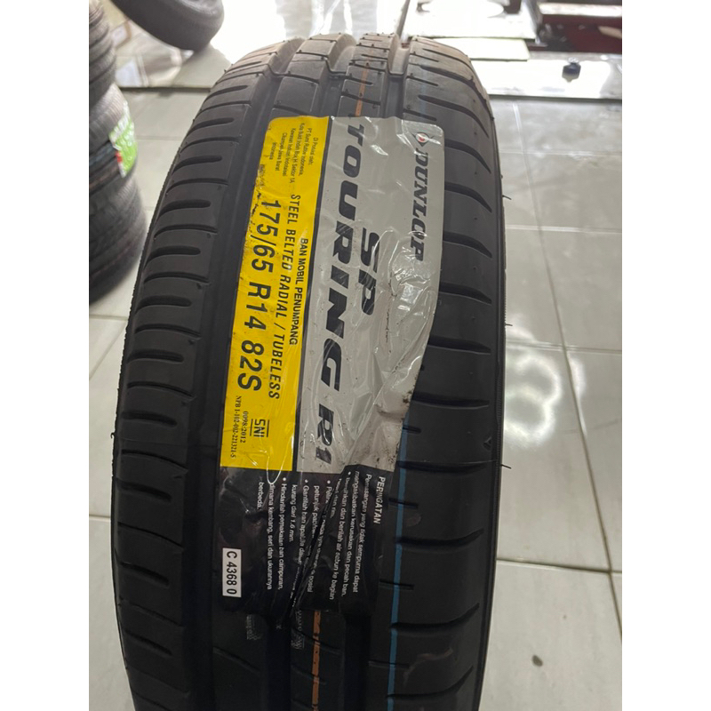 DUNLOP SP TOURING R1 175/65R14 BAN MOBIL CALYA, AGYA, AYLA