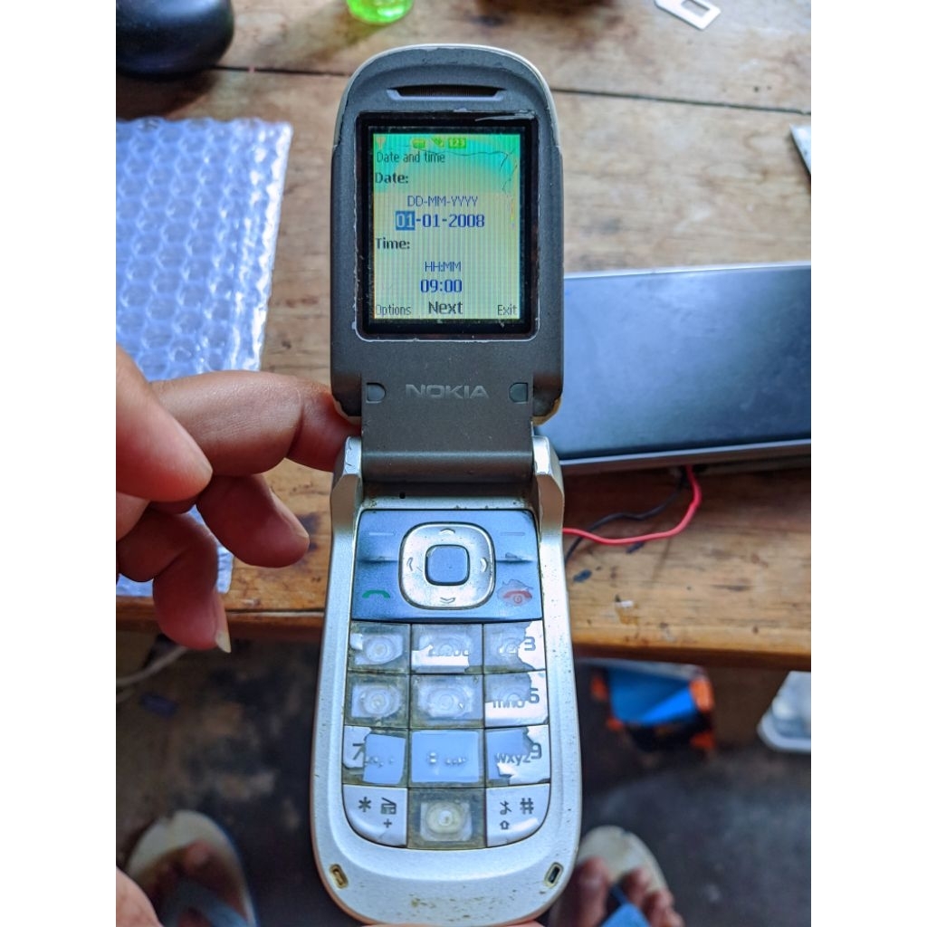 nokia 2760 jual gambling aja tanpa batrey,kondisi seperti difoto jual apa ada nya no komplain no ret