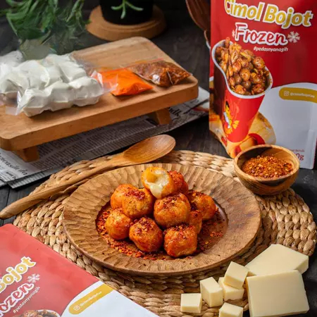 

Cimol Pedas Isian Mozzarella Rasa Ayam Bawang Daun Jeruk