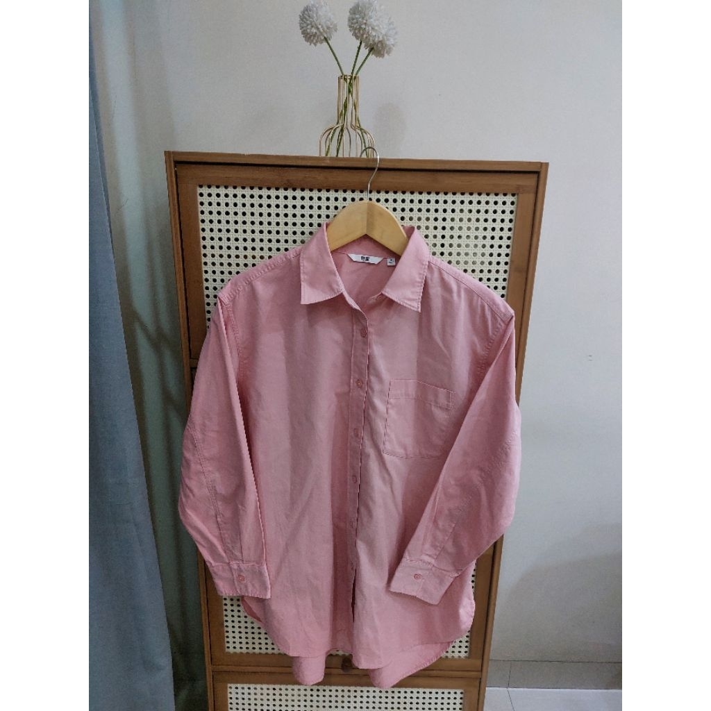 Preloved kemeja uniqlo pink