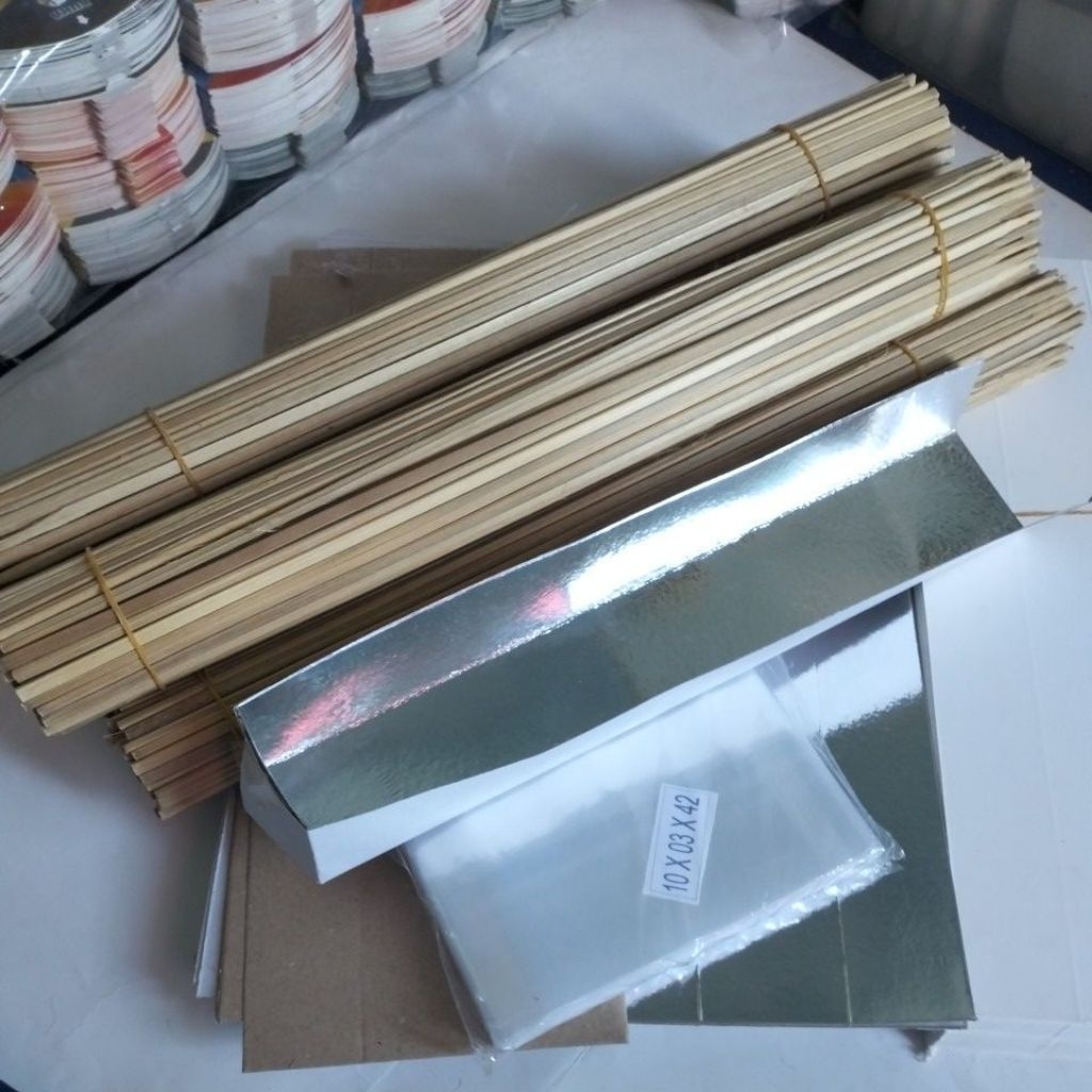 

1Paket ( Plastik+Tusuk+Kertas Kentang Spiral)